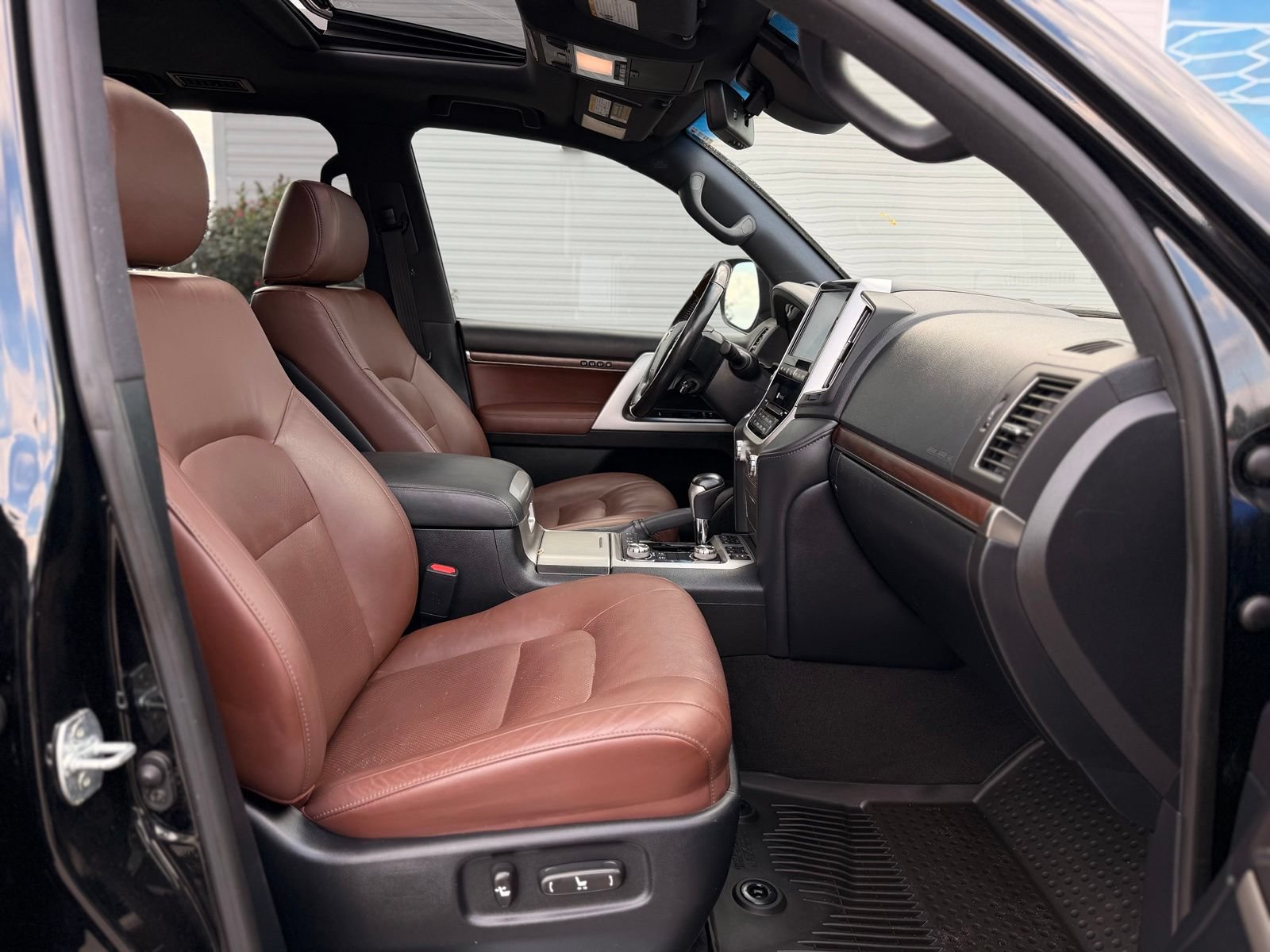 Used 2020 Toyota Land Cruiser AWD/4WD image 27