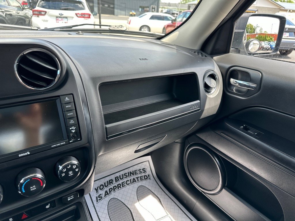 Used 2016 Jeep Patriot High Altitude AWD/4WD image 21