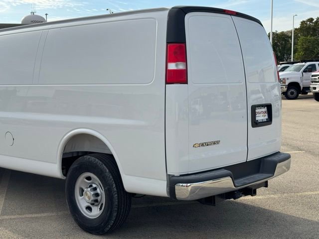 New 2025 Chevrolet Express 2500 Extended w/ Enhanced Convenience Package RWD image 8