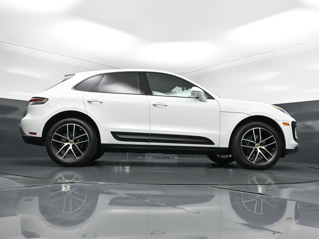 New 2026 Porsche Macan AWD/4WD image 28