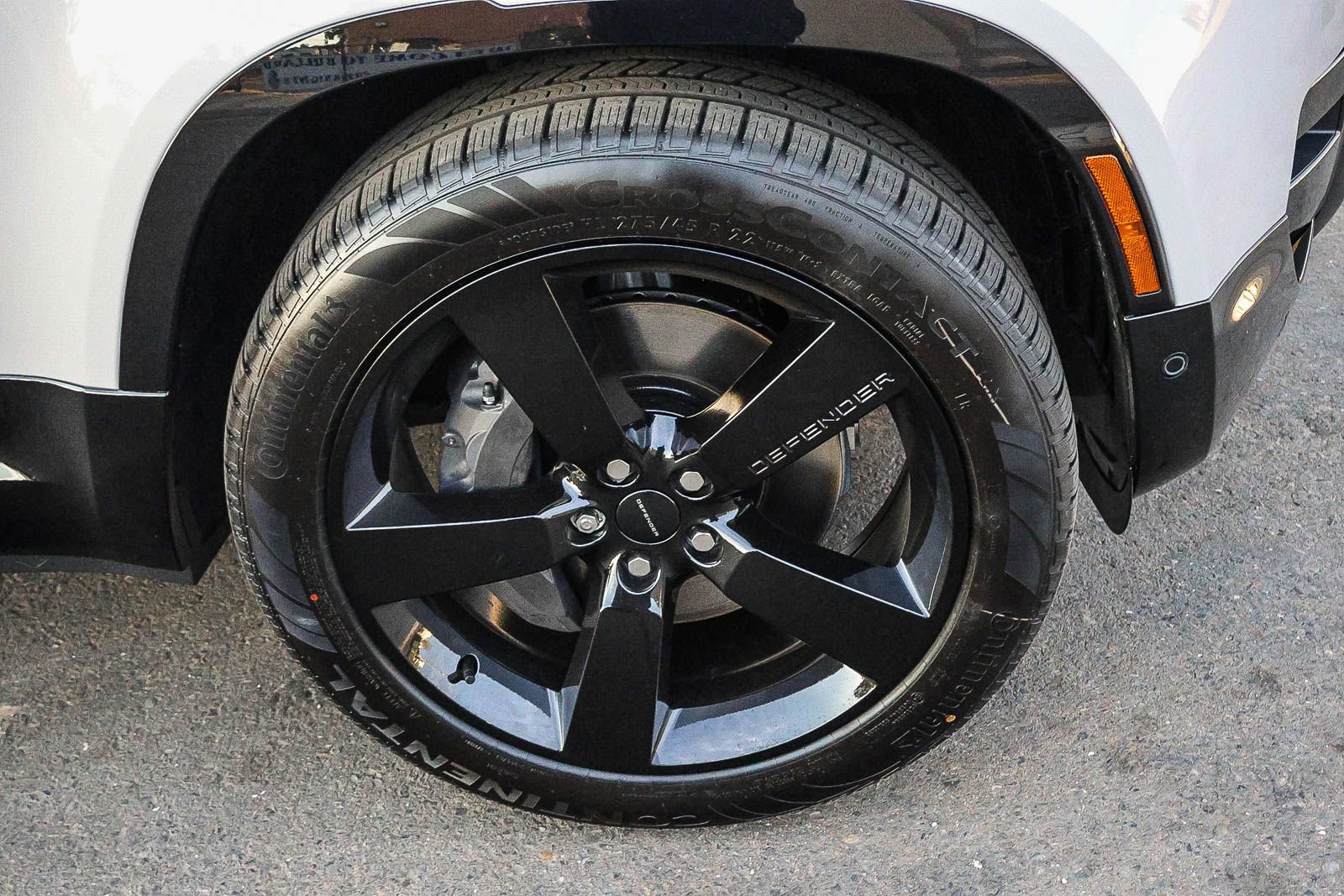 New 2026 Land Rover Defender 130 X-Dynamic SE image 14