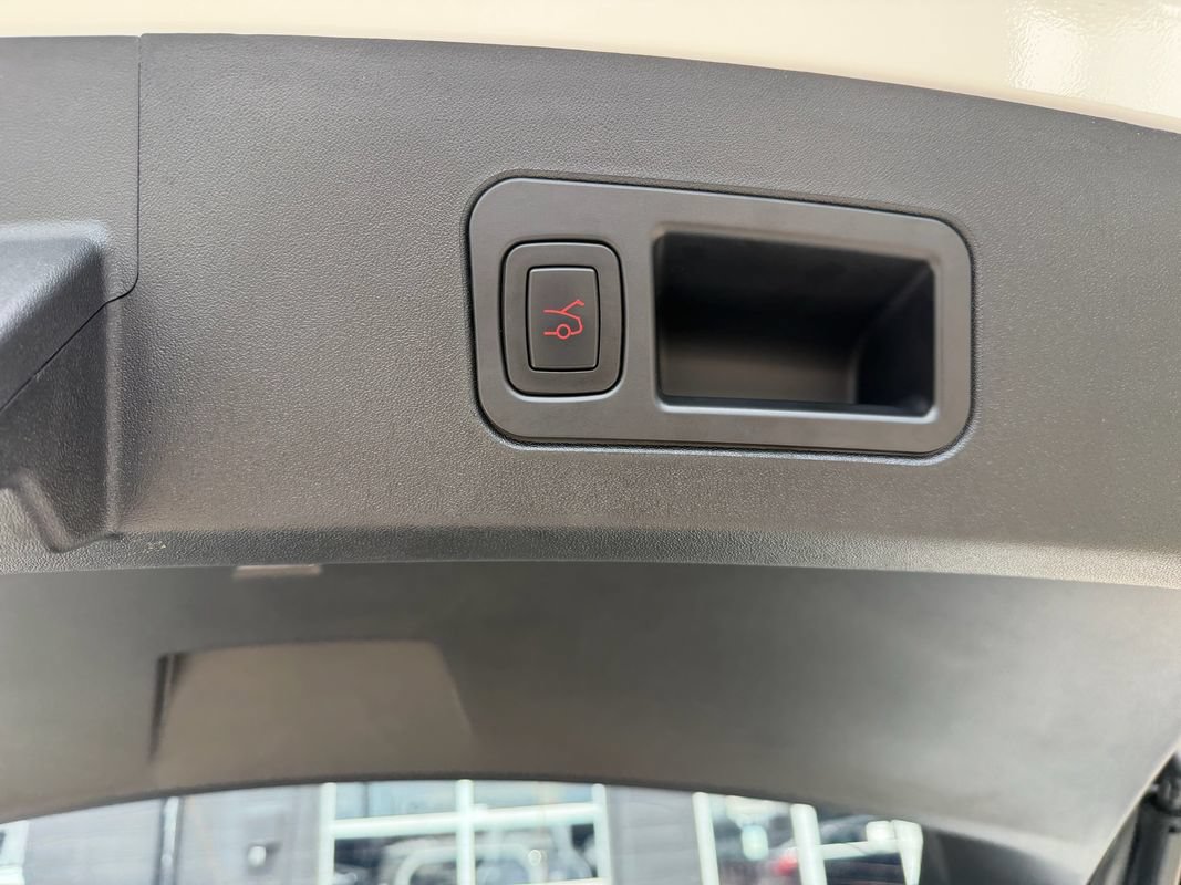 Used 2019 Tesla Model S Performance AWD/4WD image 23
