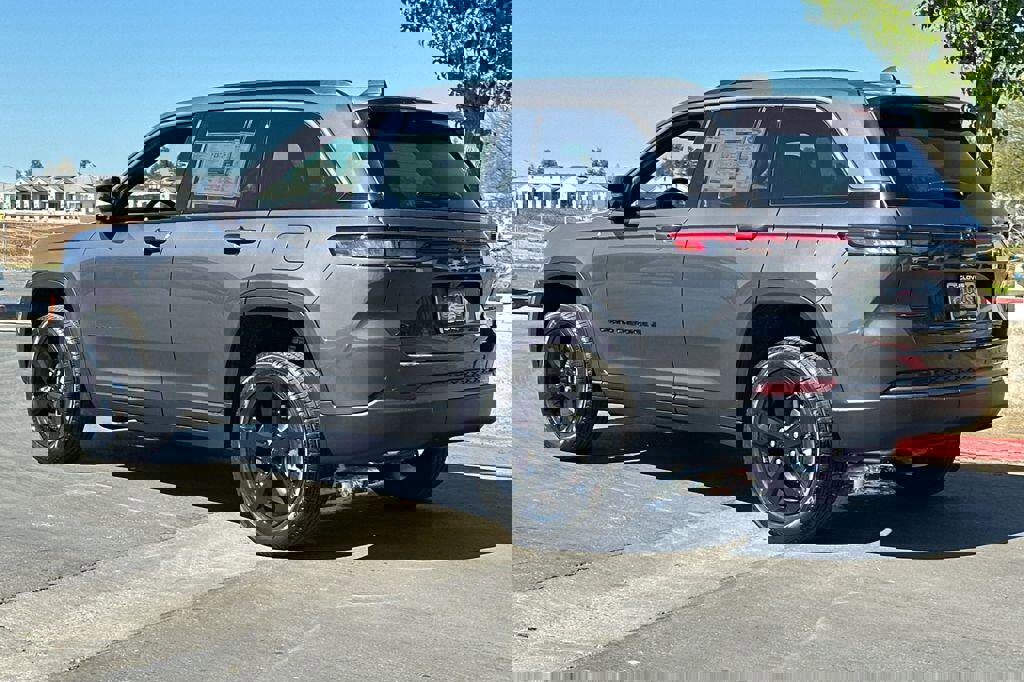 New 2026 Jeep Grand Cherokee Limited image 6