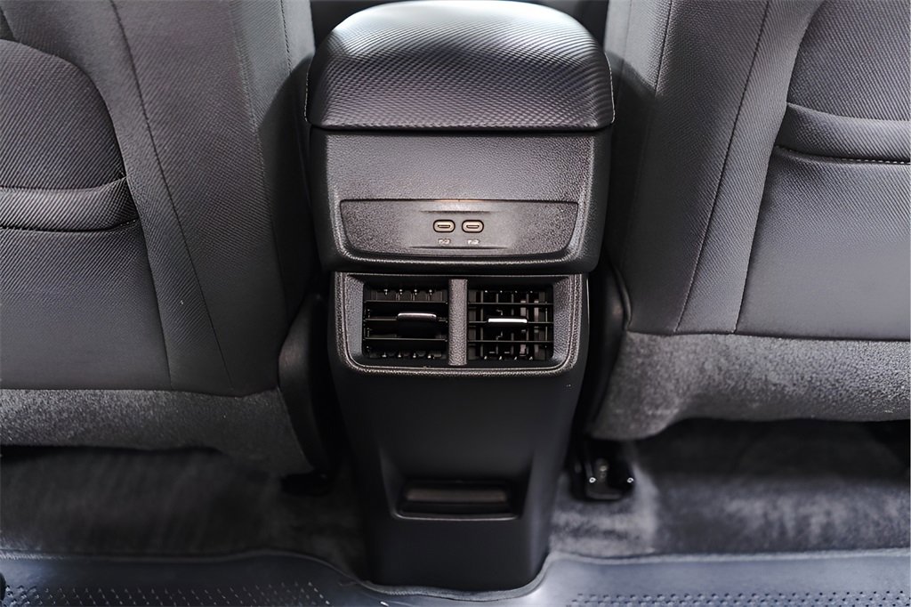 Used 2025 Chevrolet Equinox LT image 31