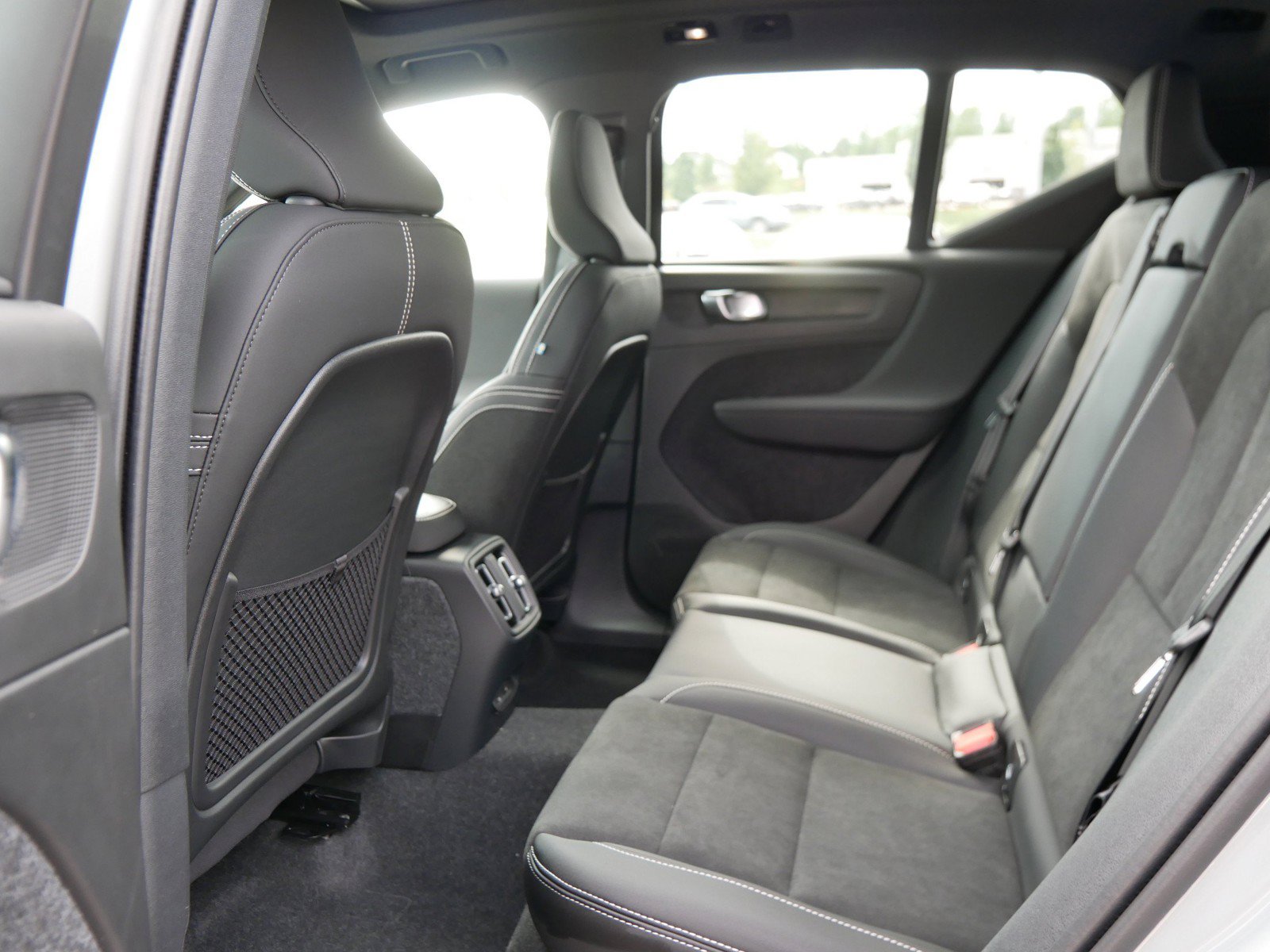 New 2026 Volvo EX40 Ultra AWD/4WD image 6