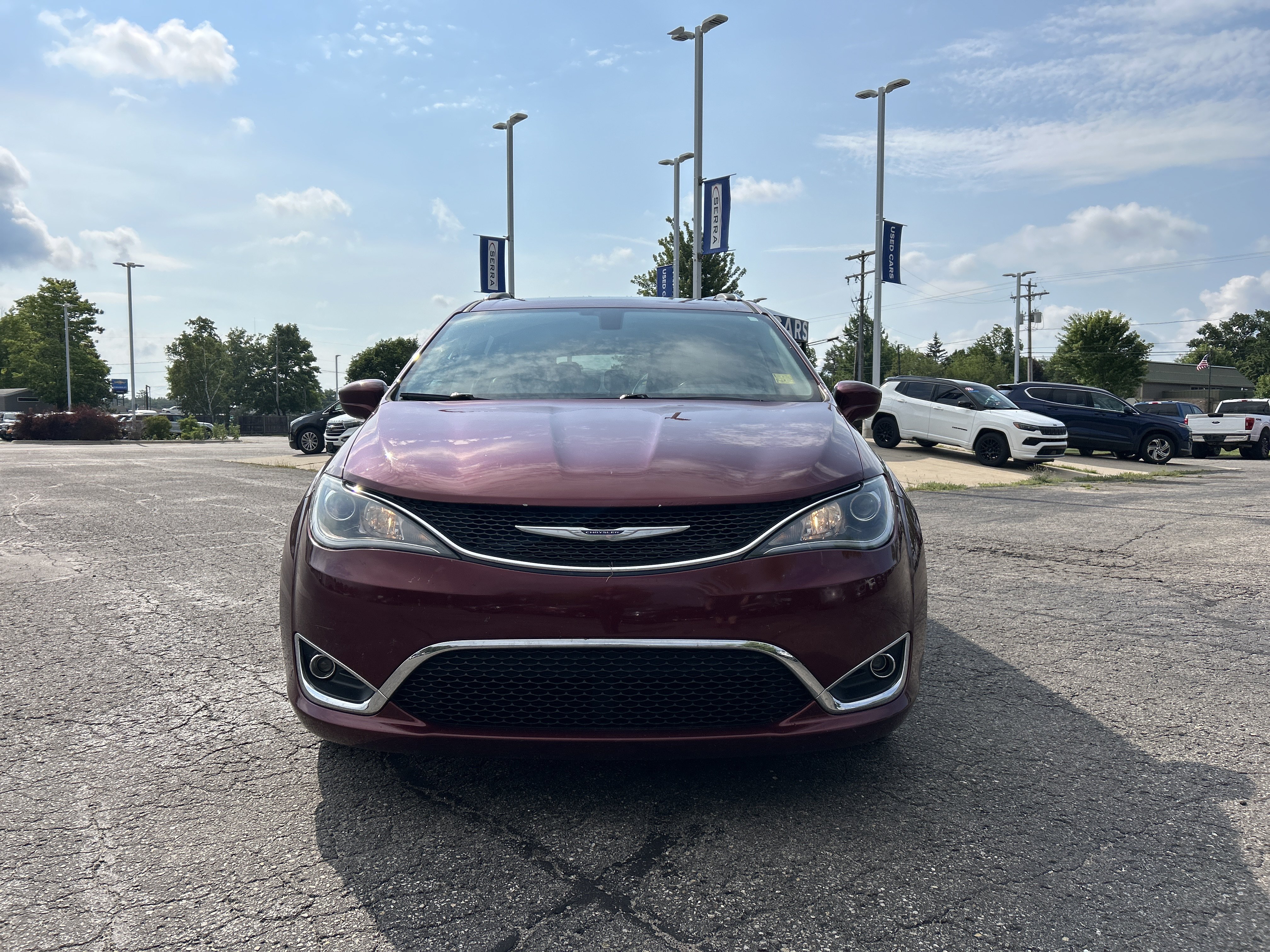 Used 2019 Chrysler Pacifica Touring-L Plus FWD image 10