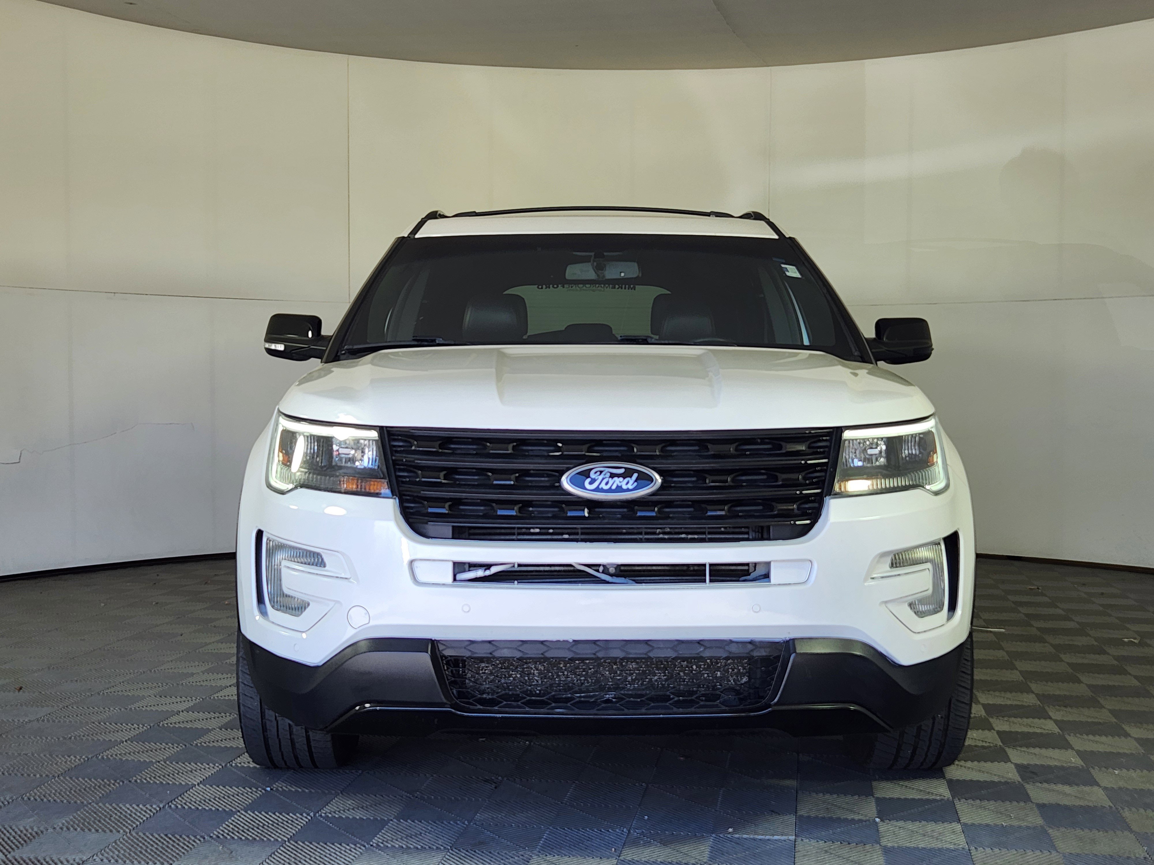 Used 2017 Ford Explorer Sport AWD/4WD image 2