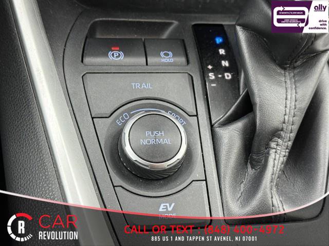 Used 2022 Toyota RAV4 SE w/ Convenience Package image 29