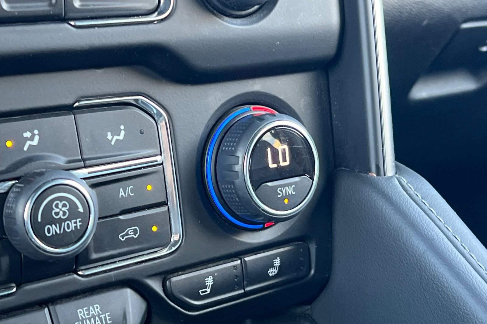 Used 2024 Chevrolet Tahoe LT image 30