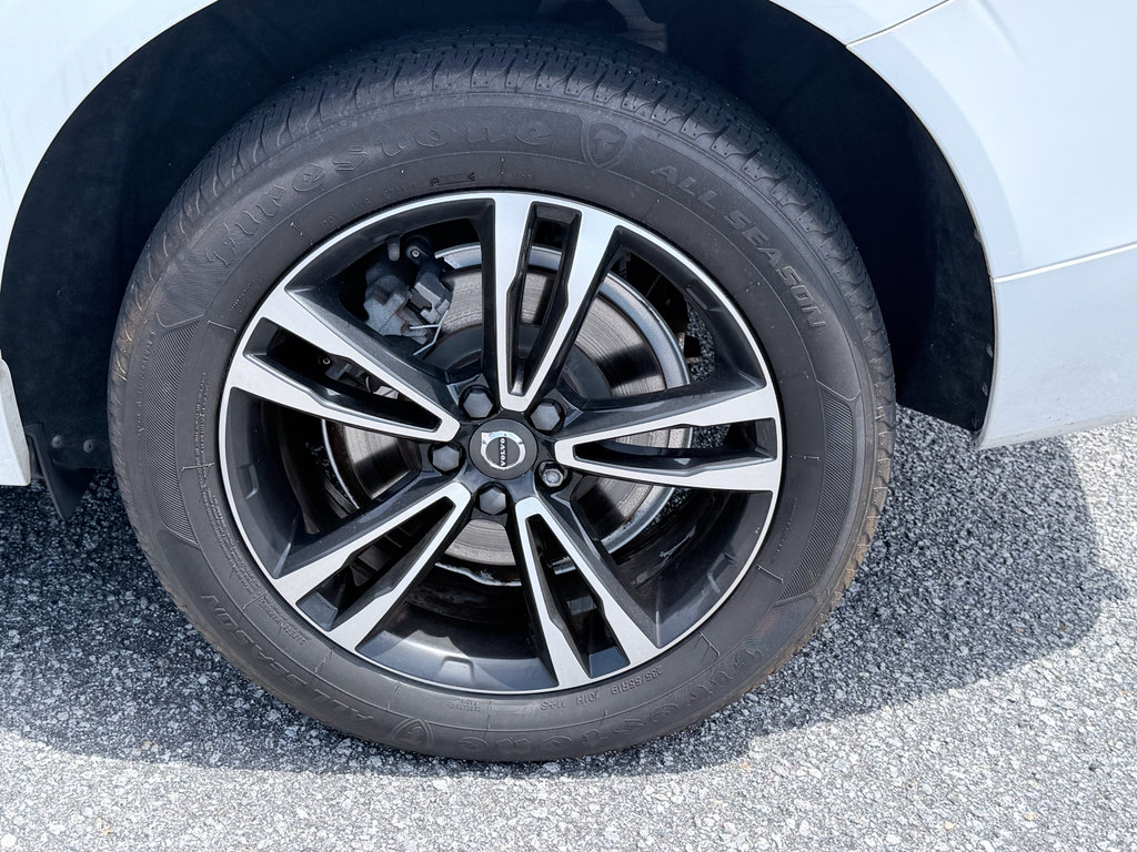 Used 2018 Volvo XC60 T6 Momentum w/ Convenience Package AWD/4WD image 34