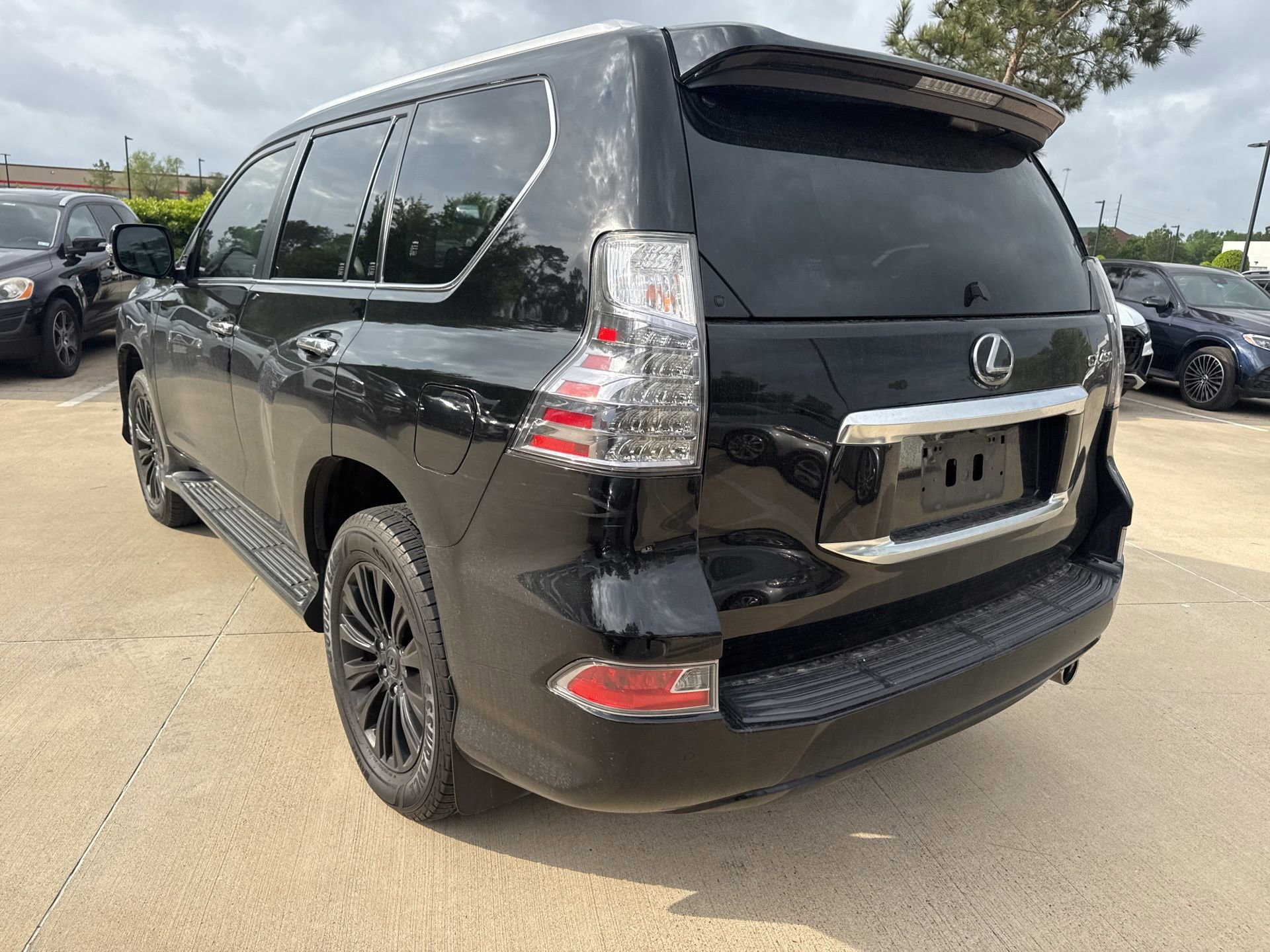 Used 2020 Lexus GX 460 Luxury w/ Accessory Package image 6