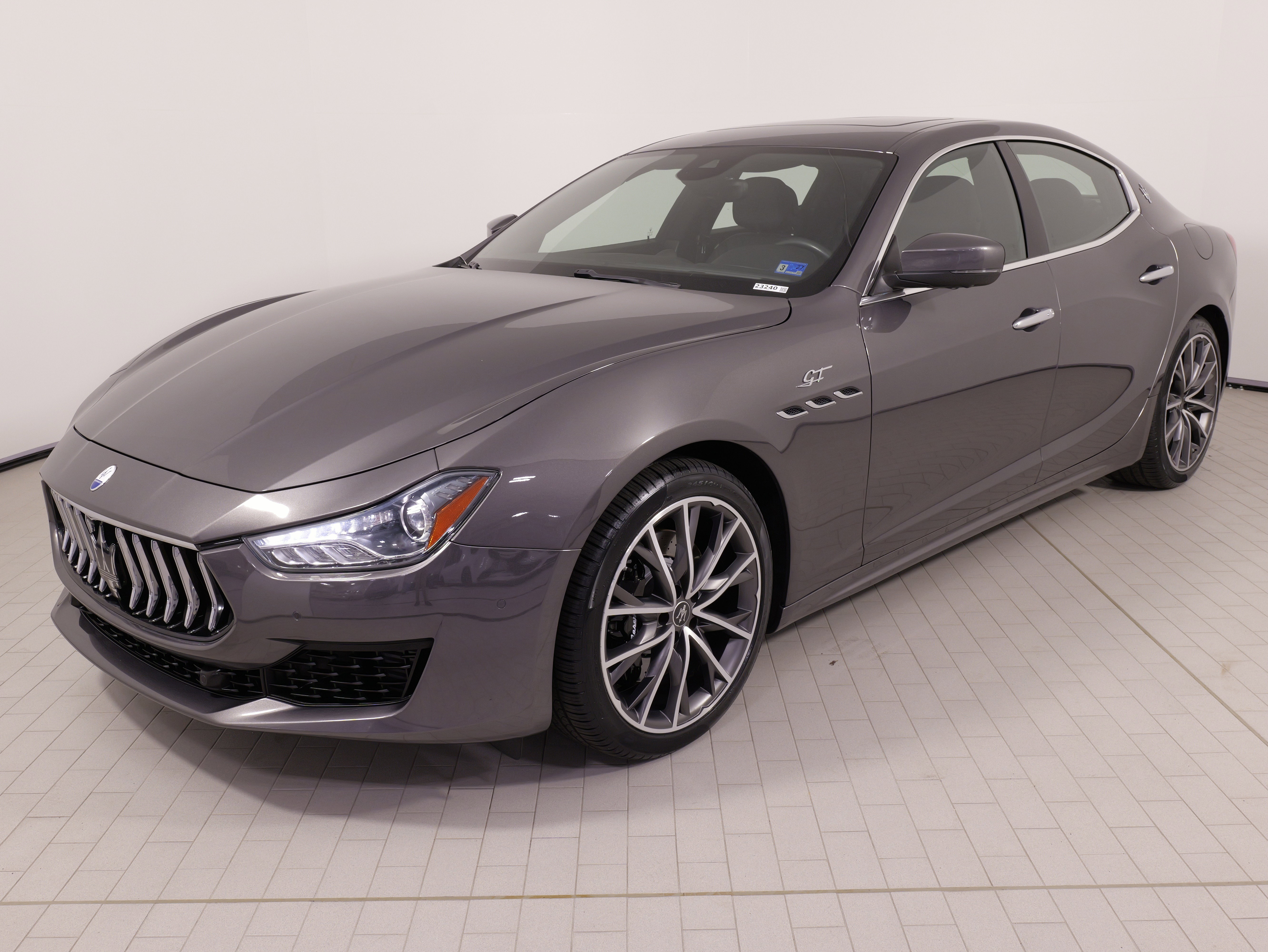 Used 2023 Maserati Ghibli GT image 3