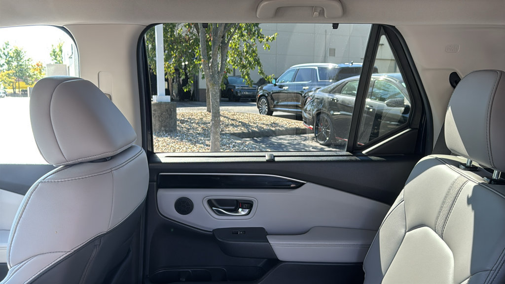 Certified 2025 Honda Pilot EX-L image 28