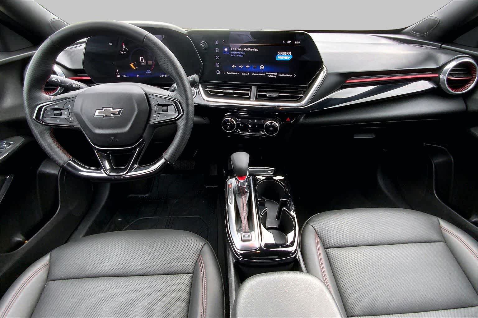 Certified 2025 Chevrolet Trax RS w/ Sunroof Package FWD image 16