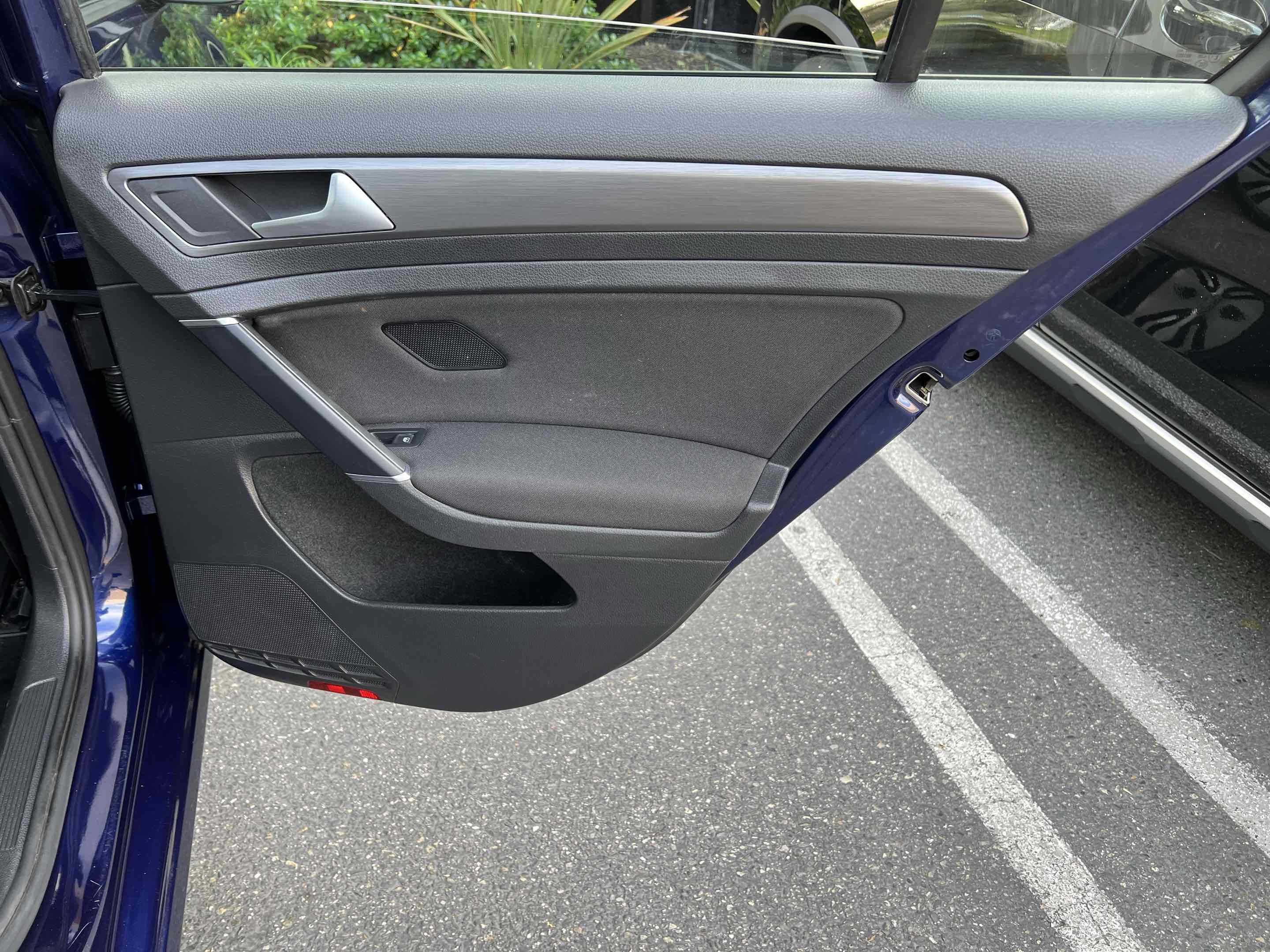 Used 2019 Volkswagen e-Golf SE w/ Driver Assistance Package image 69