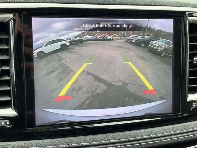 Used 2023 Chrysler Pacifica Touring-L AWD/4WD image 38
