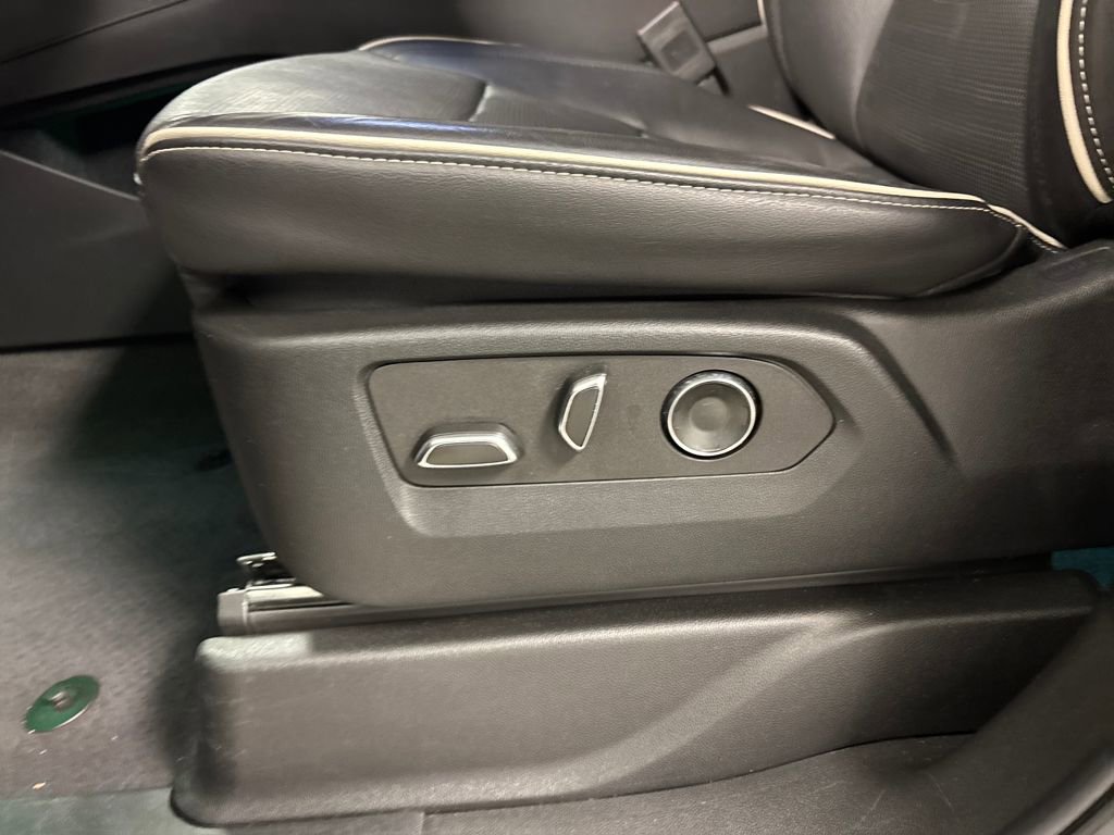 Certified 2024 Cadillac Escalade Sport image 27