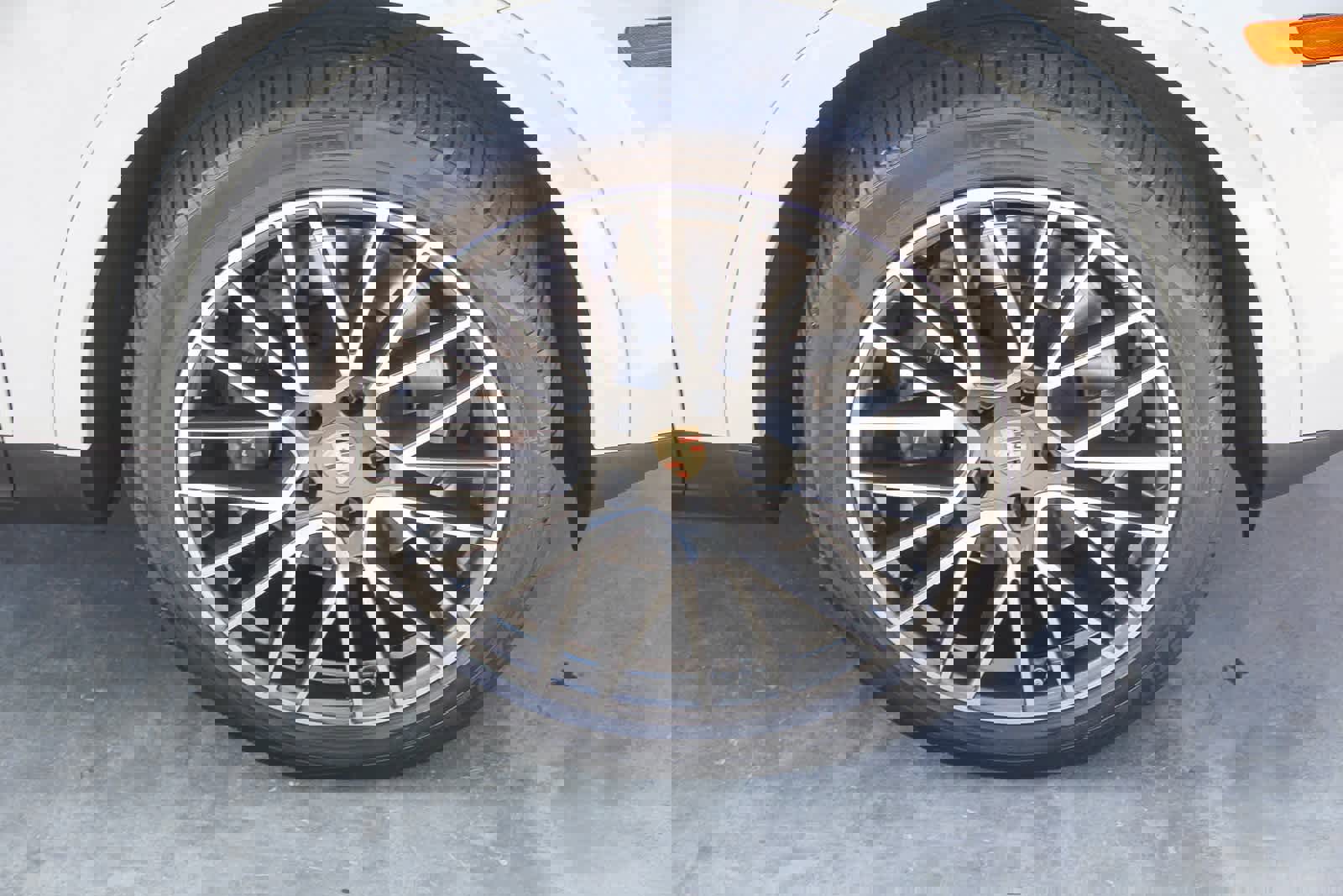 Used 2023 Porsche Cayenne Platinum Edition image 9