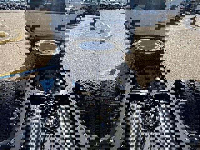 New 2025 Ford F550 4x4 SuperCab Super Duty image 8