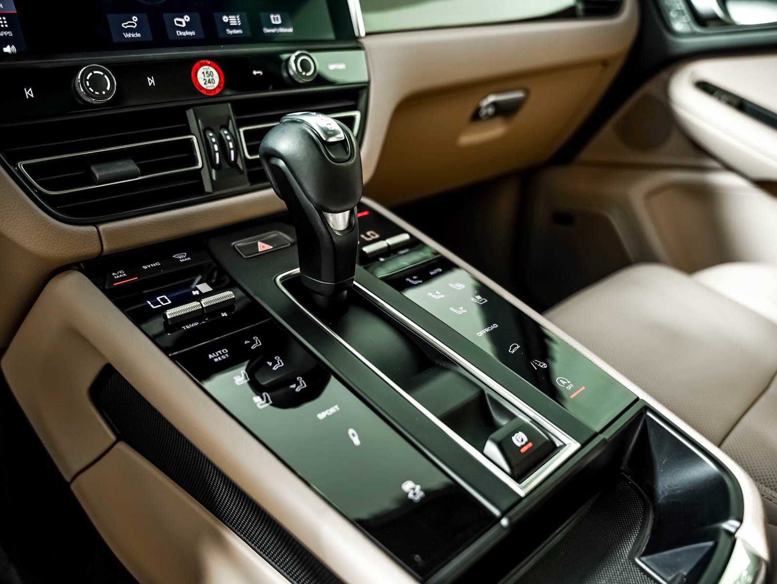 Certified 2025 Porsche Macan S AWD/4WD image 20