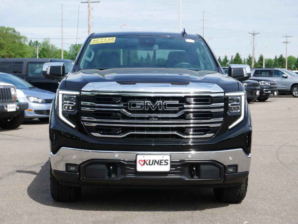 Used 2023 GMC Sierra 1500 SLT w/ SLT Premium Plus Package AWD/4WD image 2