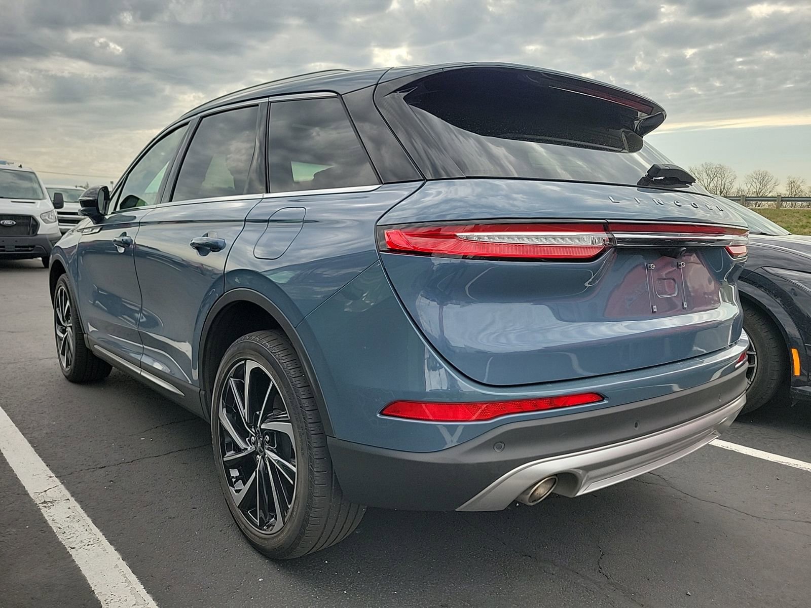 Used 2023 Lincoln Corsair Reserve w/ Equipment Group 201A image 4