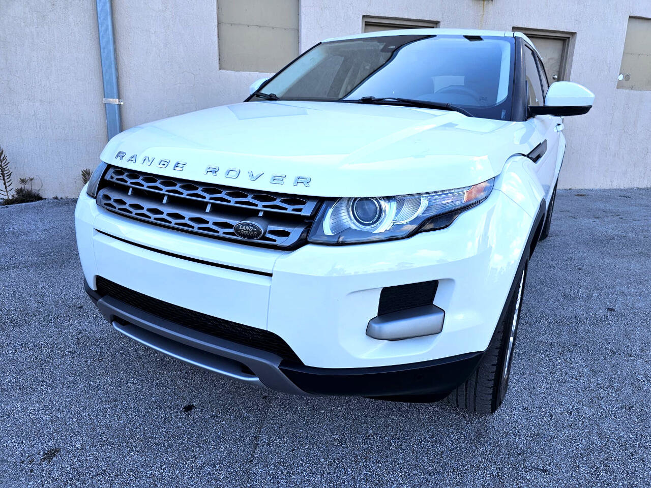 Used 2015 Land Rover Range Rover Evoque Pure image 10