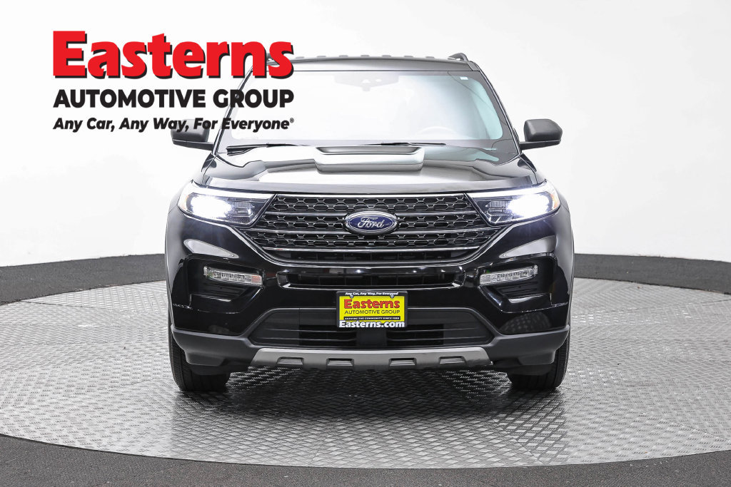 Used 2023 Ford Explorer XLT w/ Equipment Group 202A AWD/4WD image 3