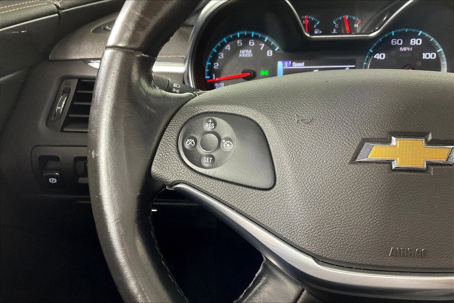 Used 2019 Chevrolet Impala LT FWD image 12