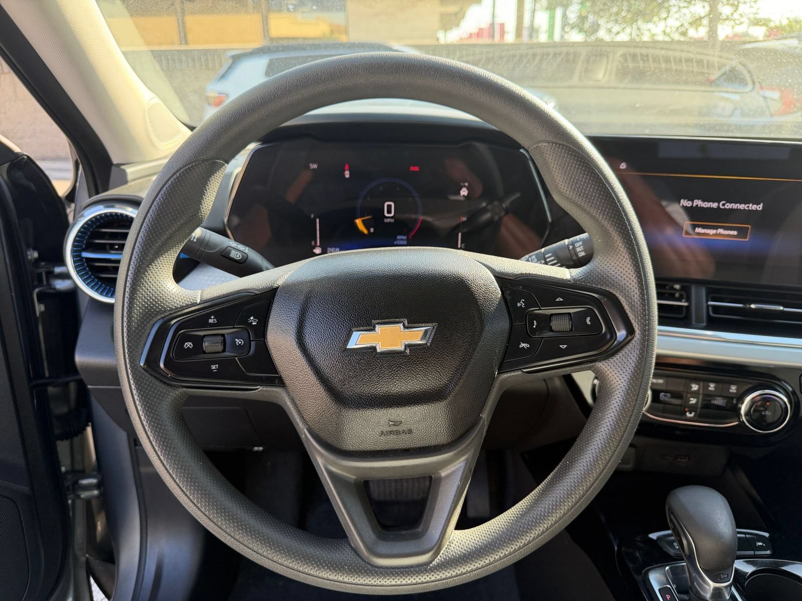 Used 2025 Chevrolet Trax LT FWD image 27