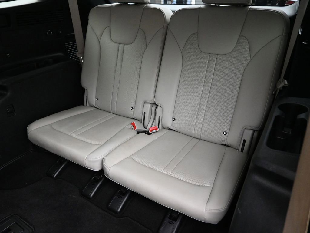 Used 2023 Kia Sorento SX Prestige image 12