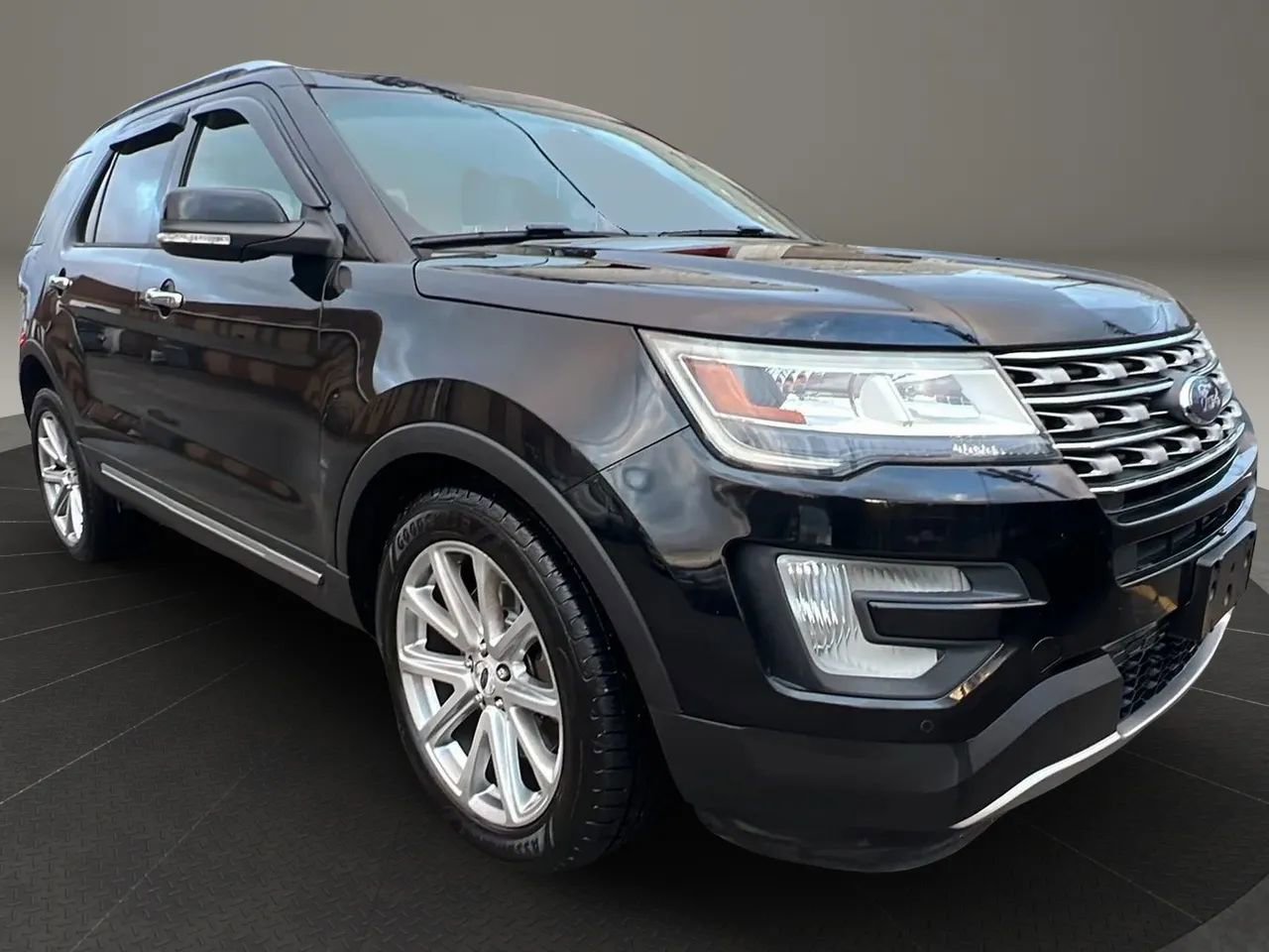 Used 2016 Ford Explorer Limited image 3