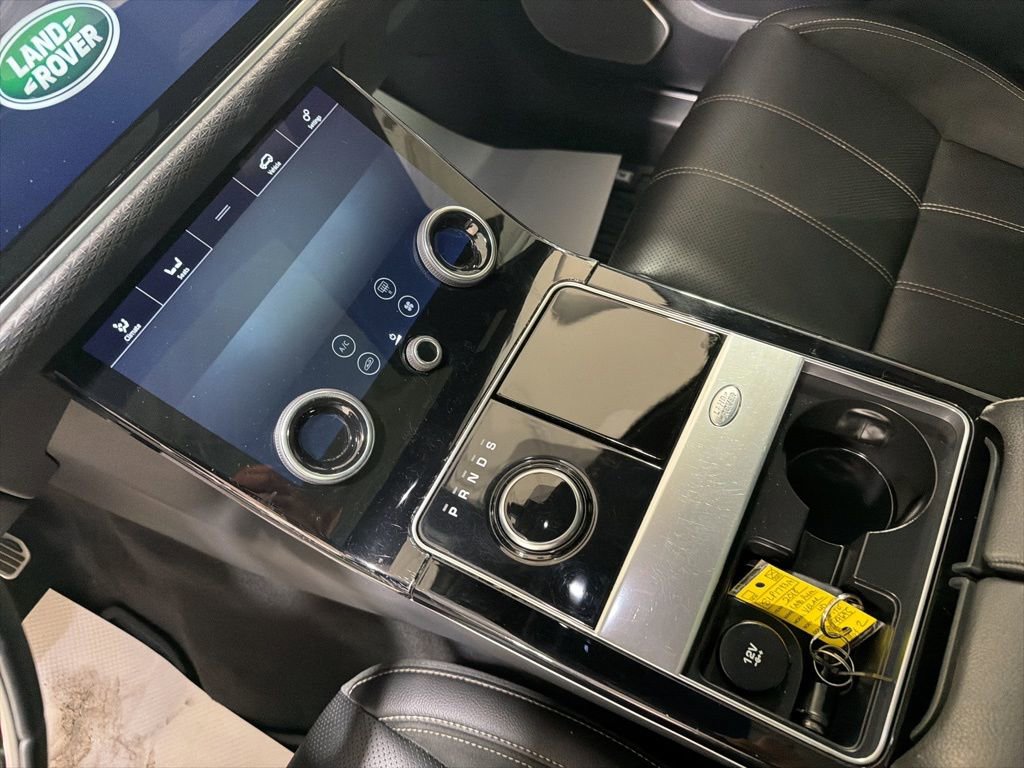 Used 2018 Land Rover Range Rover Velar R-Dynamic SE AWD/4WD image 17