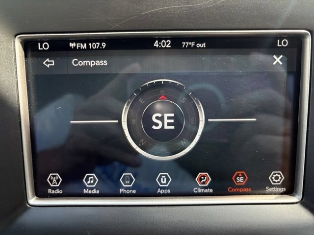 Used 2019 Jeep Grand Cherokee Laredo AWD/4WD image 29