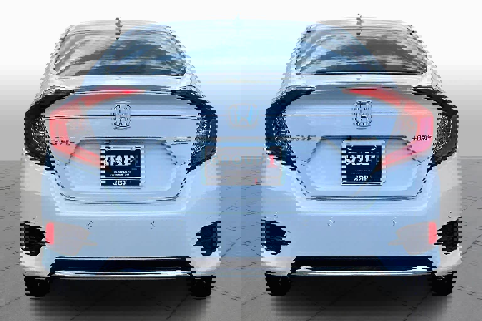 Used 2019 Honda Civic Touring image 4