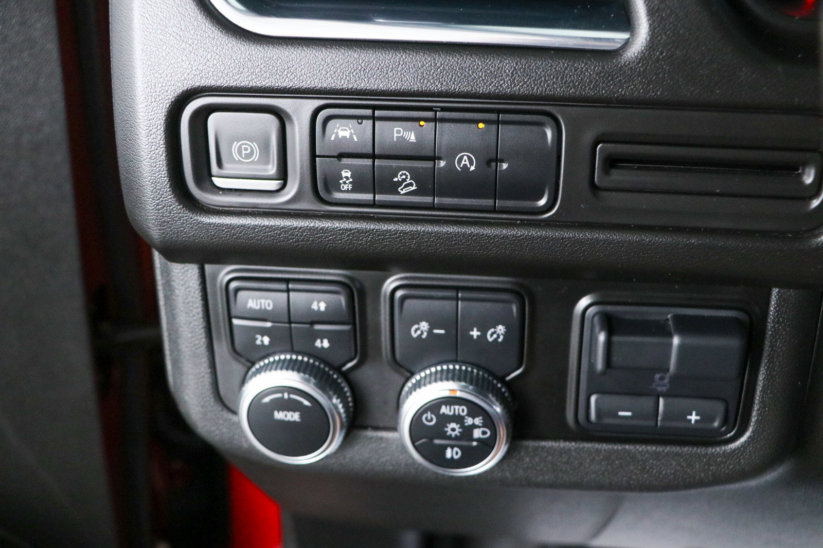 Used 2023 GMC Yukon AT4 w/ Max Trailering Package AWD/4WD image 23