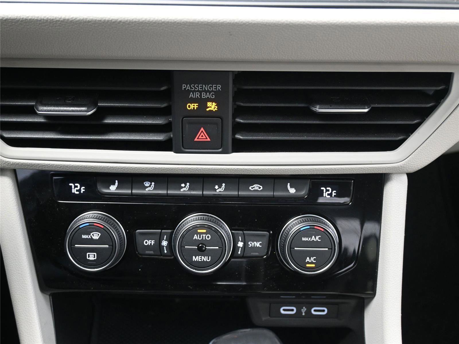 Used 2023 Volkswagen Jetta SE image 11