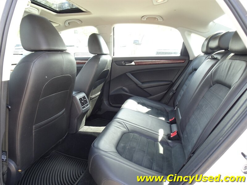 Used 2013 Volkswagen Passat 3.6 SEL Premium FWD image 12