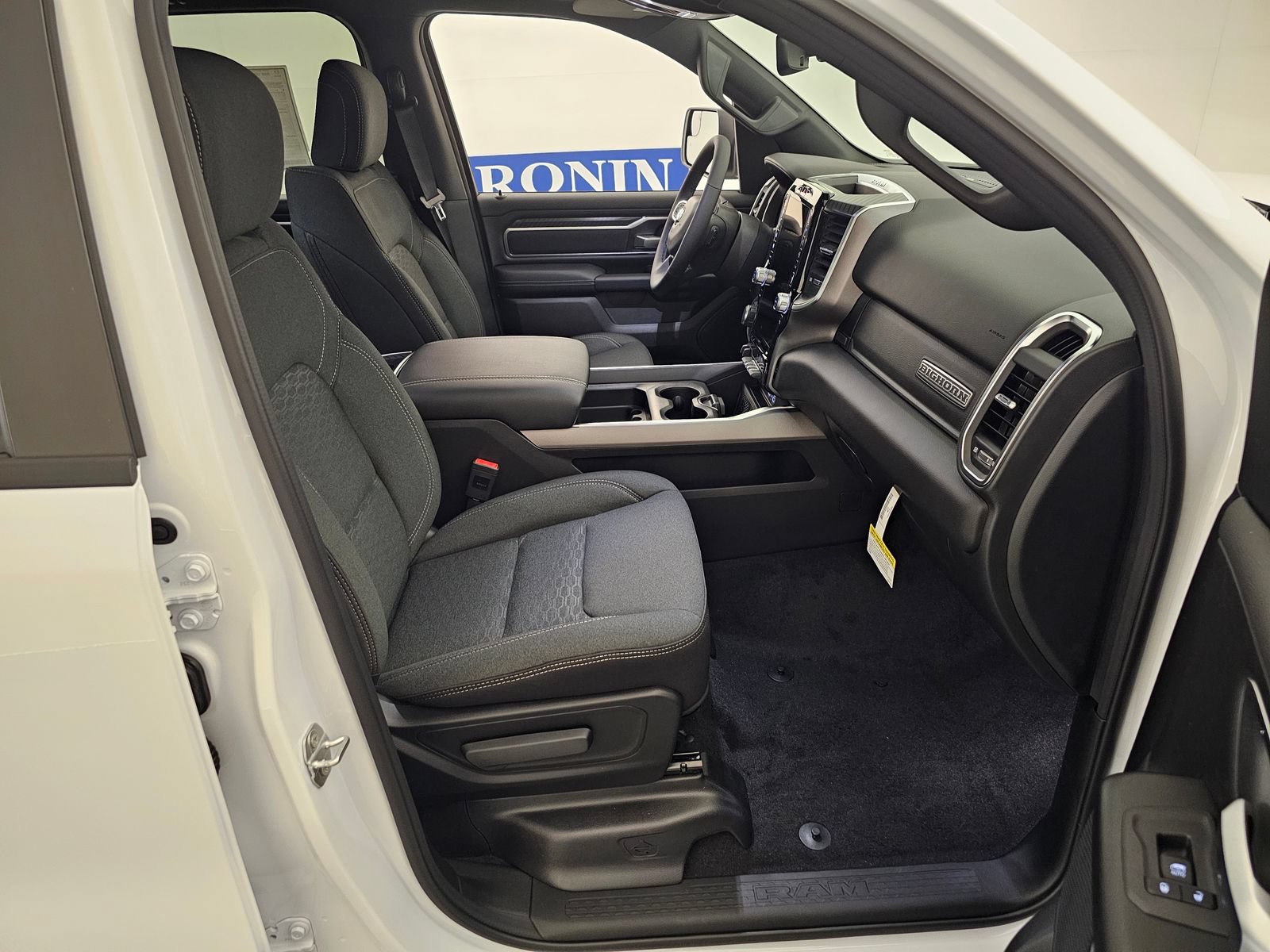 New 2026 RAM 1500 Big Horn AWD/4WD image 30