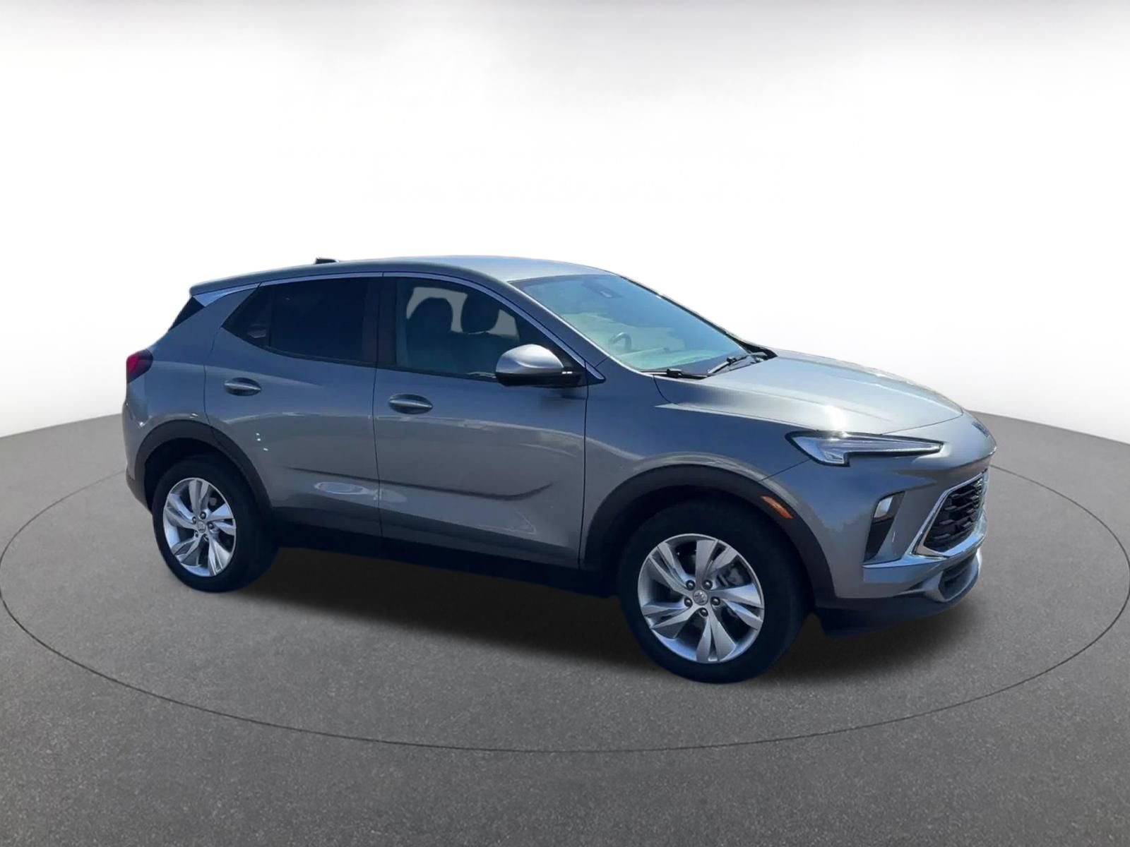 Used 2025 Buick Encore GX Preferred AWD/4WD image 2