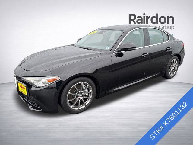 Used 2019 Alfa Romeo Giulia w/ Cold Weather Package RWD video 3