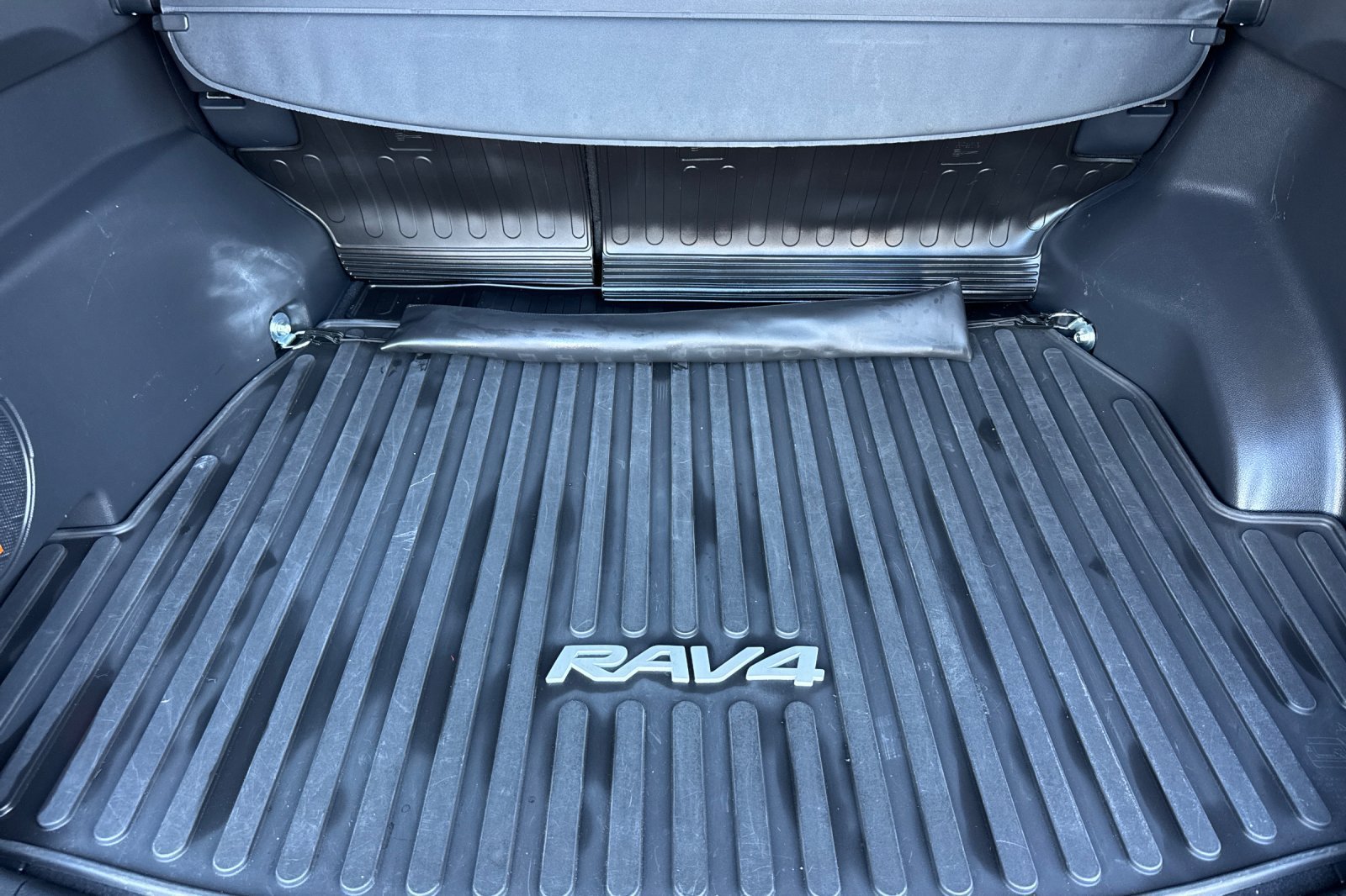 Used 2025 Toyota RAV4 Limited w/ Advanced Technology Package AWD/4WD image 19