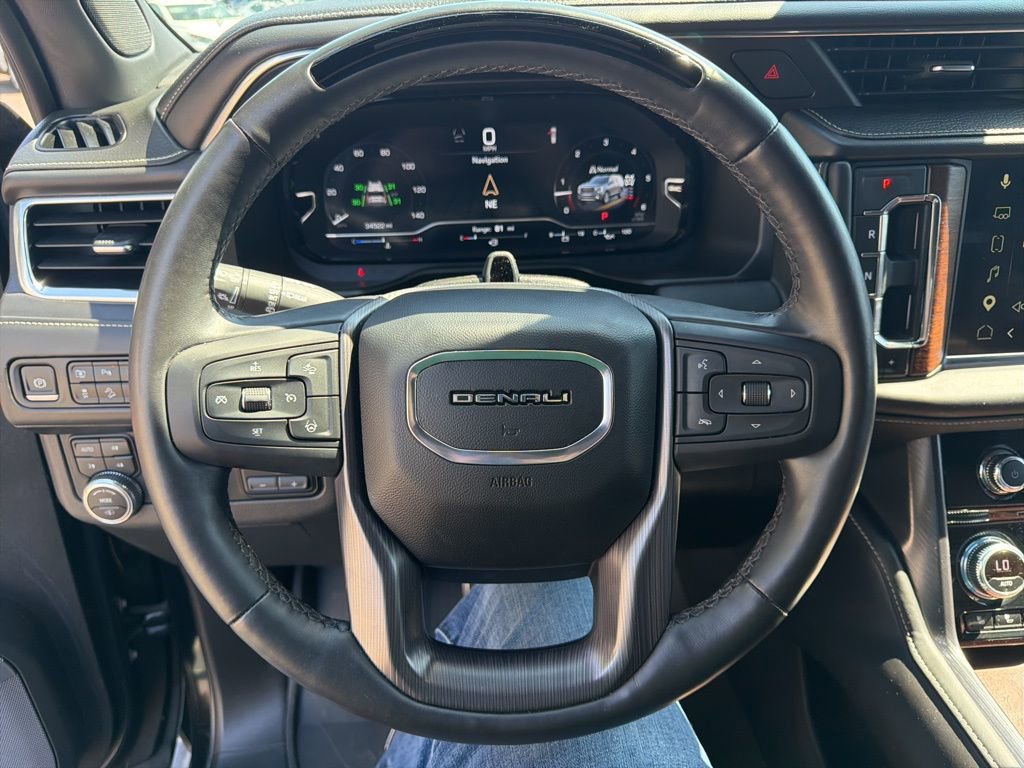 Used 2023 GMC Yukon XL Denali Ultimate image 13