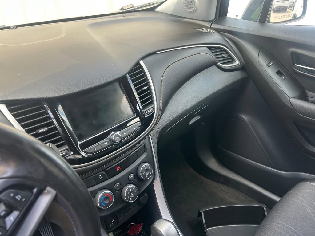 Used 2019 Chevrolet Trax LT w/ LT Convenience Package AWD/4WD image 10