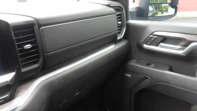 Used 2024 Chevrolet Silverado 2500 LTZ w/ LTZ Plus Package AWD/4WD image 33