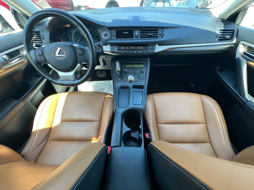 Used 2017 Lexus CT 200h w/ Accessory Package 2 image 24