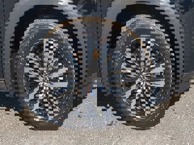 Certified 2025 Nissan Pathfinder Platinum image 11