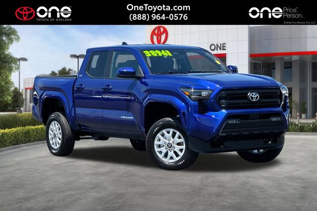 Used 2025 Toyota Tacoma SR5 AWD/4WD image 1