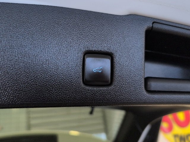 Used 2020 Ford Escape Titanium image 30