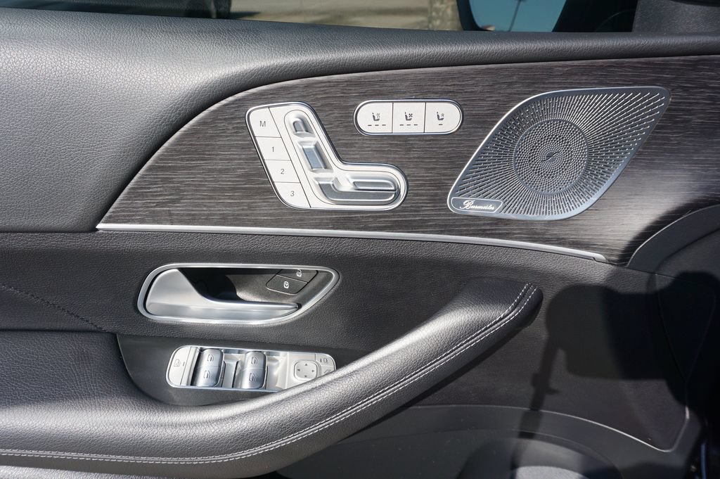 Used 2025 Mercedes-Benz GLE 450 4MATIC Coupe w/ Driver Assistance Package image 4